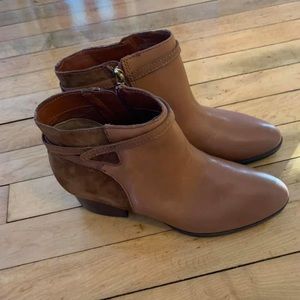 Ralph Lauren ankle boots size 8.5 new never worn